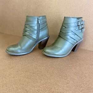 JG Ladies Stylish Green Ankle Boots Size 8.5